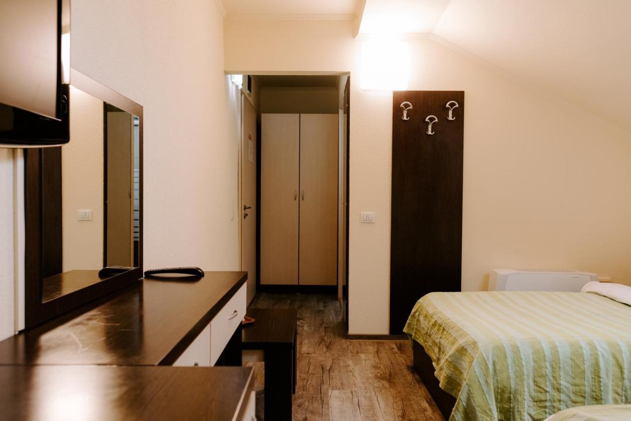 Casa Maria Magdalena Motel Lipova Eksteriør bilde
